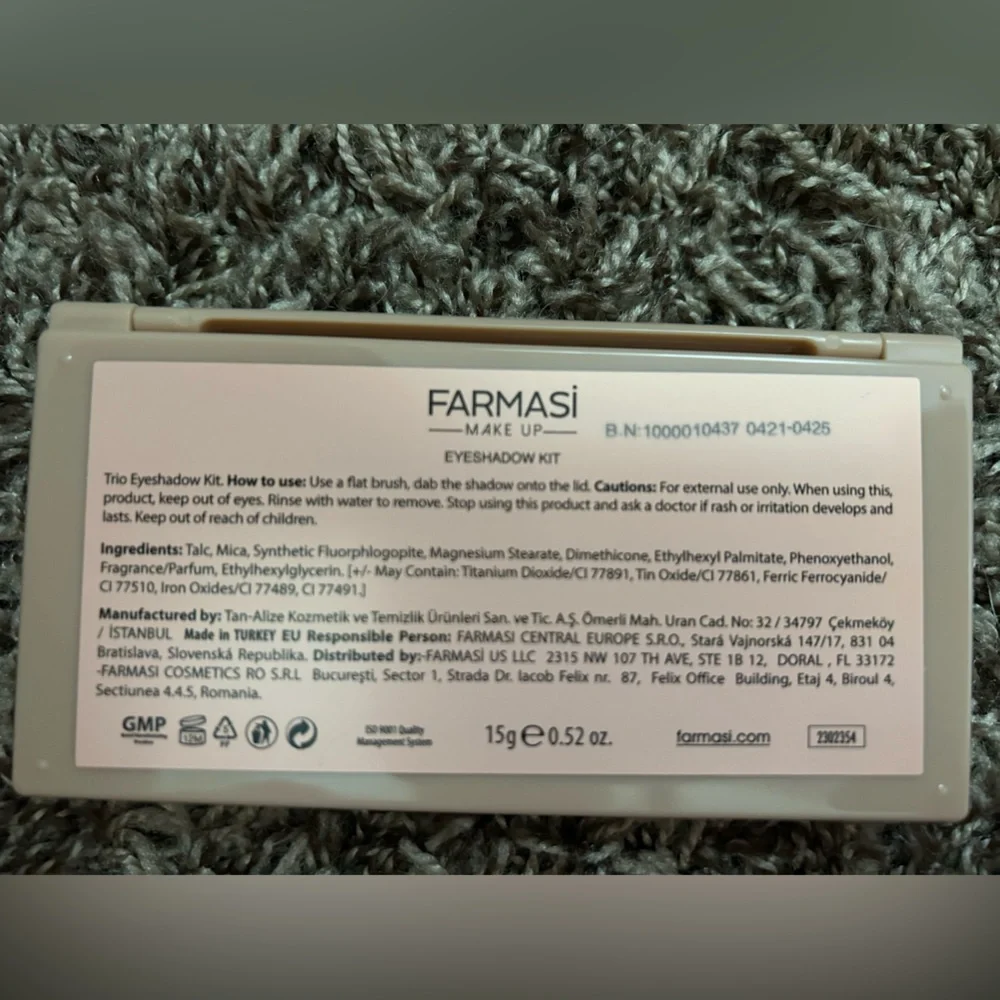 Farmasi Patriotic Eyeshadow Palette